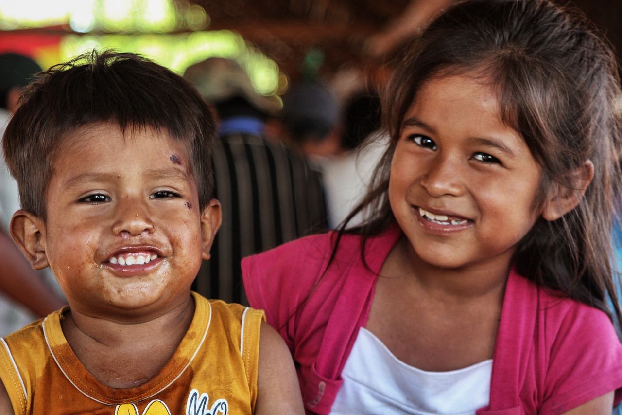 bolivian kids laughing | volunteering abroad
