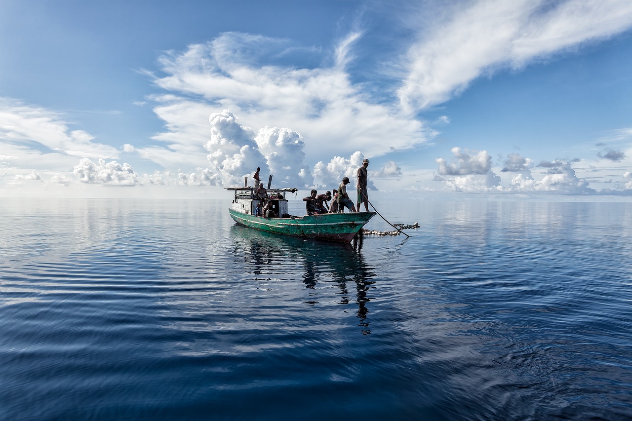 Fisherman on a boat | marine conservation volunteering abroad